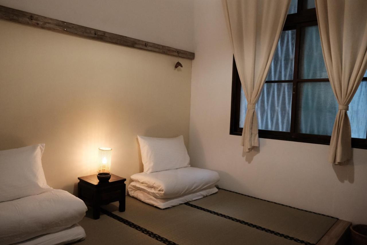 鹿耳宅宅 Lure Guesthouse Tainan Exteriör bild